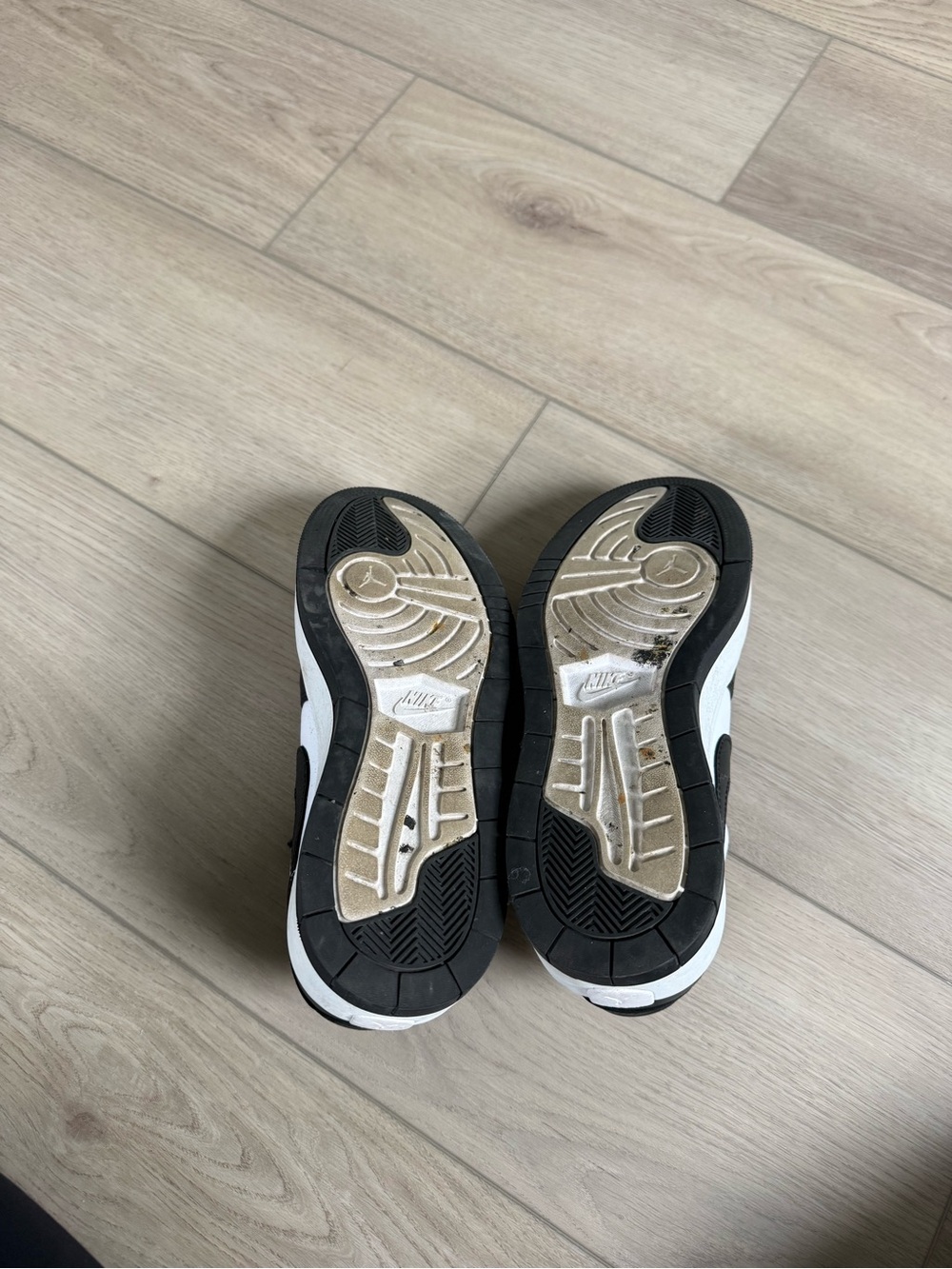 Nike Jordan Platform Sneakers - Picture 3 of 4